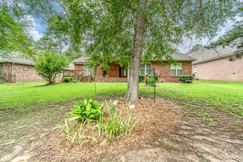 Exterior - 142 Pine Ridge Cir, Brandon, MS 39047 photo 9 of 10