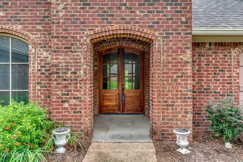 Entry Way - 142 Pine Ridge Cir, Brandon, MS 39047 photo 1 of 4