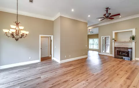 Living - 142 Pine Ridge Cir, Brandon, MS 39047 photo 1 of 7