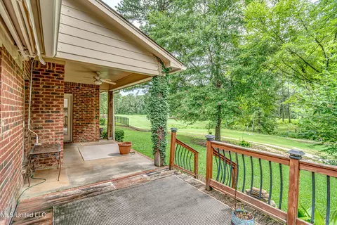 Exterior - 142 Pine Ridge Cir, Brandon, MS 39047 photo 8 of 10