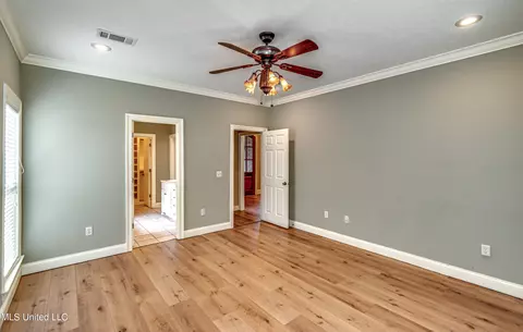 Bedroom - 142 Pine Ridge Cir, Brandon, MS 39047 photo 2 of 11