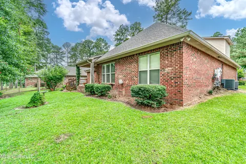 Exterior - 142 Pine Ridge Cir, Brandon, MS 39047 photo 10 of 10