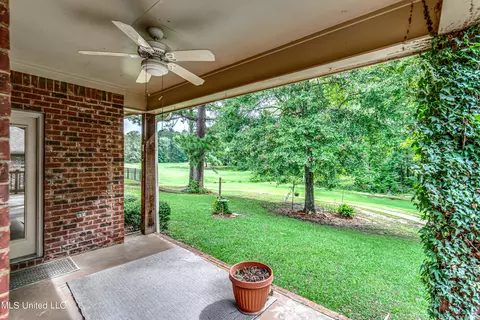 Exterior - 142 Pine Ridge Cir, Brandon, MS 39047 photo 7 of 10