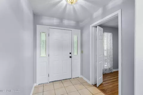 Entry Way - 1909 Timberlake Pl, Byram, MS 39272 photo 1 of 4