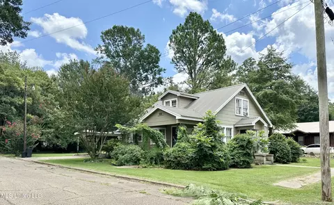 301 SE 5th Ave, Magee, MS 39111