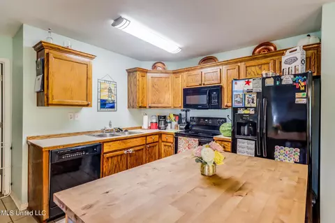 Kitchen - 21921 Woodside Dr, Saucier, MS 39574 photo 1 of 2