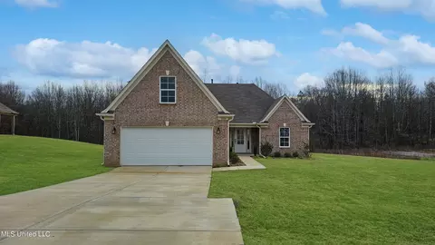 7604 Ridgefield Dr, Horn Lake, MS 38637