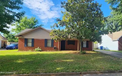 10229 Yates Dr, Olive Branch, MS 38654