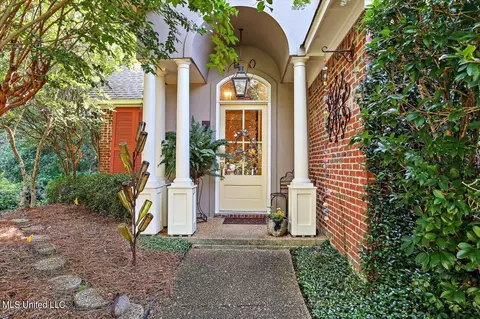 50 Azalea Pl, Brandon, MS 39047