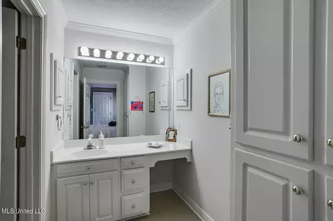 Bath - 50 Azalea Pl, Brandon, MS 39047 photo 4 of 5