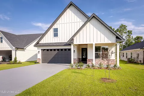 4306 Cobblestone Ln, Gautier, MS 39553