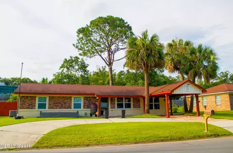672 Cypress Dr, D'iberville, MS 39540
