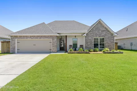 1038 Castine Pointe Blvd, Long Beach, MS 39560