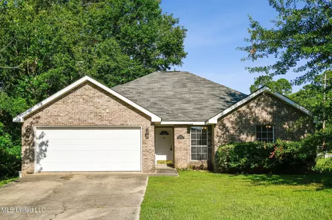 711 S Hill Ct, Biloxi, MS 39532