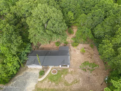 Exterior - 829 N First St, Wiggins, MS 39577 photo 2 of 4