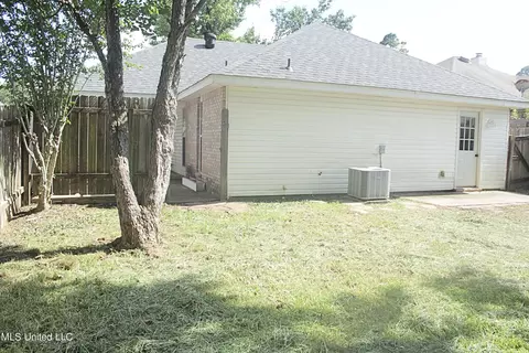 Exterior - 2003 Windchase Cir, Brandon, MS 39042 photo 2 of 3