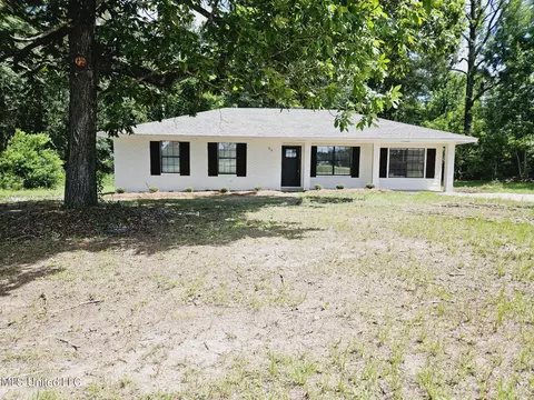 20 Valley Ln, Hattiesburg, MS 39402