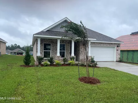 17906 Kelso Dr, D'iberville, MS 39540