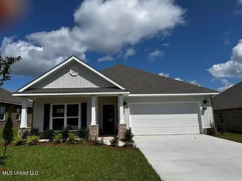 17910 Kelso Dr, D'iberville, MS 39540