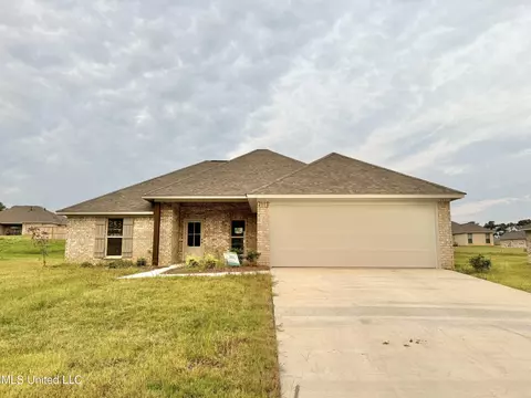 251 Chartleigh Cir, Canton, MS 39046