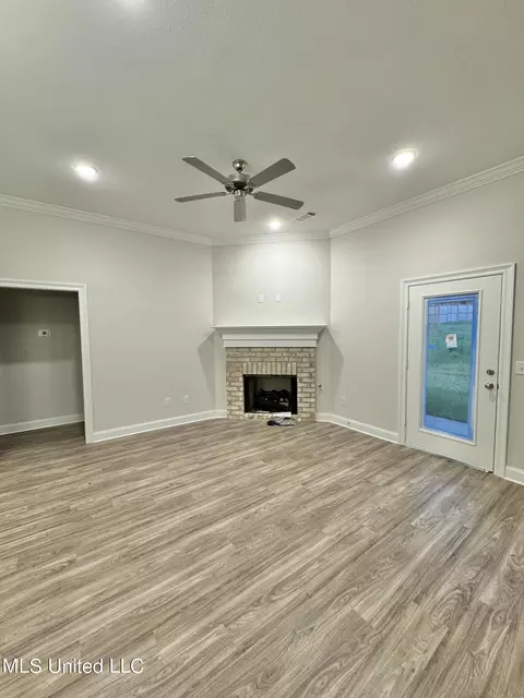 Living - 251 Chartleigh Cir, Canton, MS 39046 photo 1 of 1
