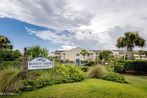 2421 Beachview Dr #D06, Ocean Springs, MS 39564
