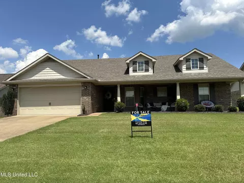 7730 W Woodridge Dr, Southaven, MS 38672