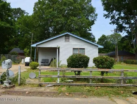 385 Read Dr, Columbus, MS 39702