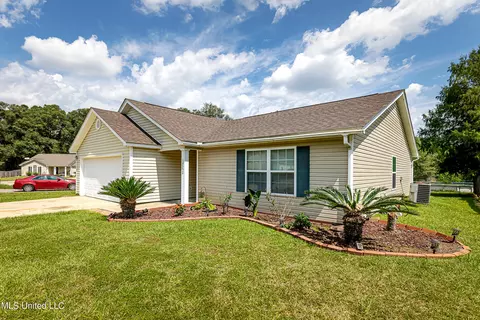 16392 Clearwater Cir, Gulfport, MS 39503