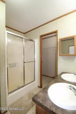 2424 Gibson Rd, Moss Point, MS 39562 photo 8