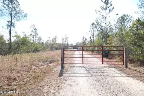 2424 Gibson Rd, Moss Point, MS 39562 photo 2