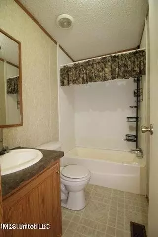 2424 Gibson Rd, Moss Point, MS 39562 photo 13
