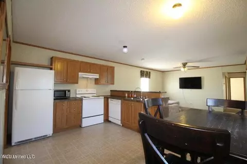 2424 Gibson Rd, Moss Point, MS 39562 photo 7