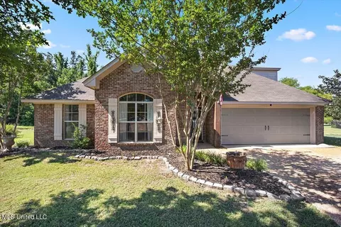 153 Memory Ln, Madison, MS 39110 photo 1