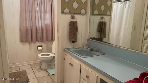 Bath - 723 Wilson St, Forest, MS 39074 photo 2 of 2