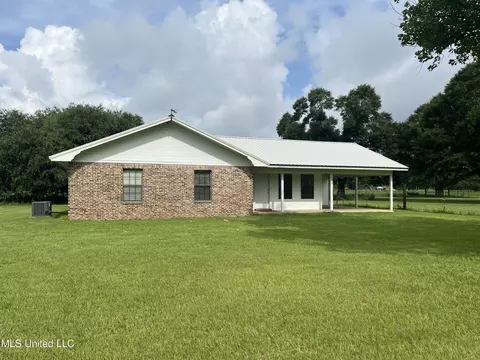 122 Cabinet Shop Rd, Lucedale, MS 39452