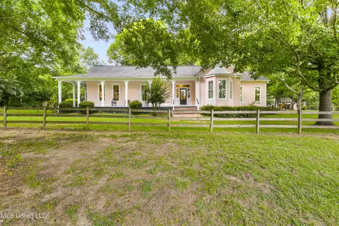 324 Gluckstadt Rd, Madison, MS 39110
