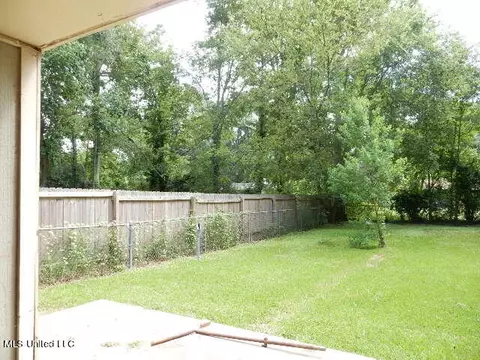 Exterior - 926 Branch St, Jackson, MS 39212 photo 4 of 7