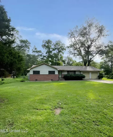 5534 Queen Elizabeth Ln, Jackson, MS 39209