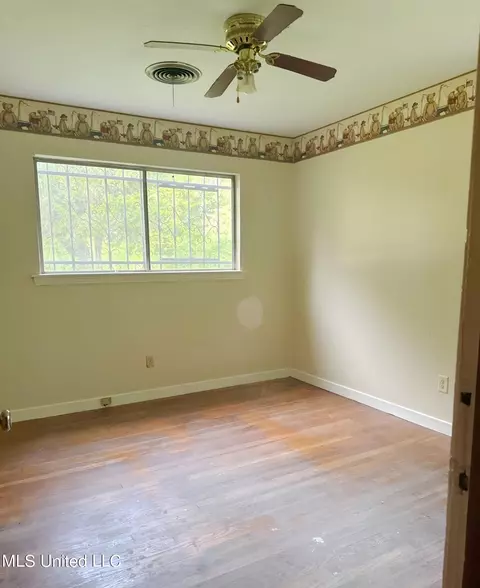 5534 Queen Elizabeth Ln, Jackson, MS 39209 photo 6