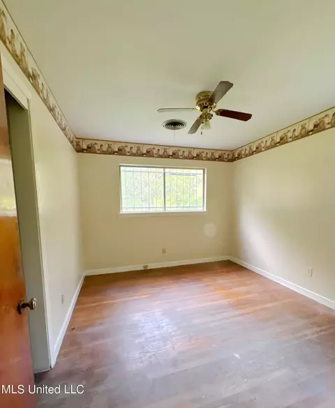 5534 Queen Elizabeth Ln, Jackson, MS 39209 photo 7