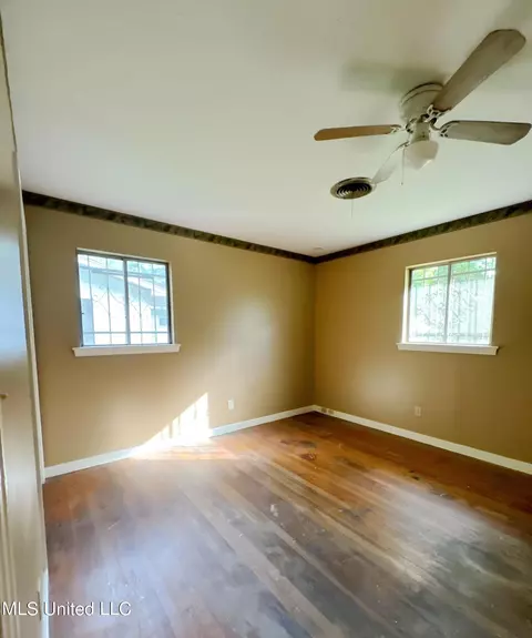 5534 Queen Elizabeth Ln, Jackson, MS 39209 photo 8