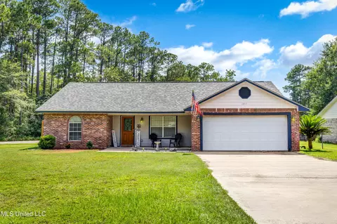 1217 Ash St, Ocean Springs, MS 39564