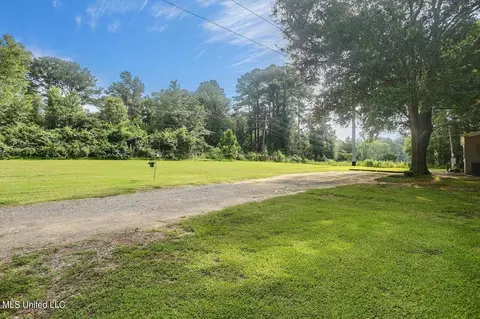 125 Carol Ave, Florence, MS 39073 photo 2