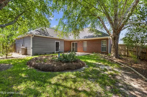 Exterior - 205 Pecan Cir, Brandon, MS 39042 photo 4 of 7