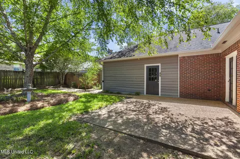 Exterior - 205 Pecan Cir, Brandon, MS 39042 photo 3 of 7