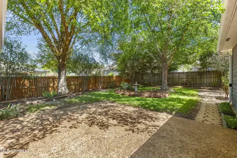 Exterior - 205 Pecan Cir, Brandon, MS 39042 photo 2 of 7