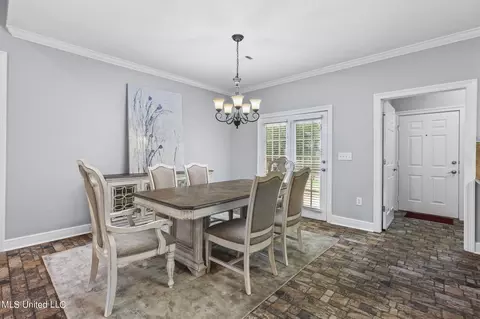 Dining - 205 Pecan Cir, Brandon, MS 39042 photo 1 of 2