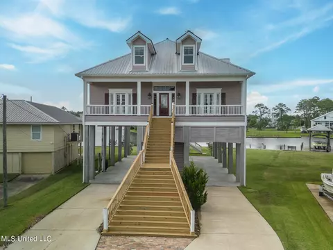 86 Pall Mall Rd, Pass Christian, MS 39571