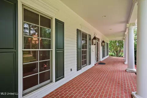 Exterior - 402 Dogwood Pl, Flowood, MS 39232 photo 10 of 24